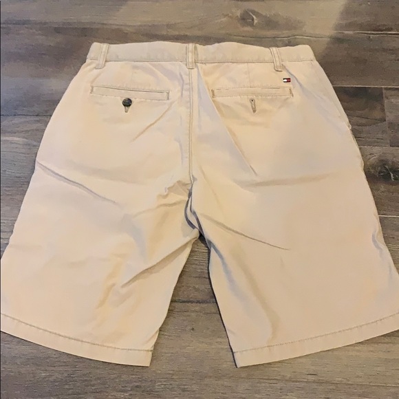 Tommy Hilfiger Mens Size 29 Khakis Shorts - Picture 2 of 3